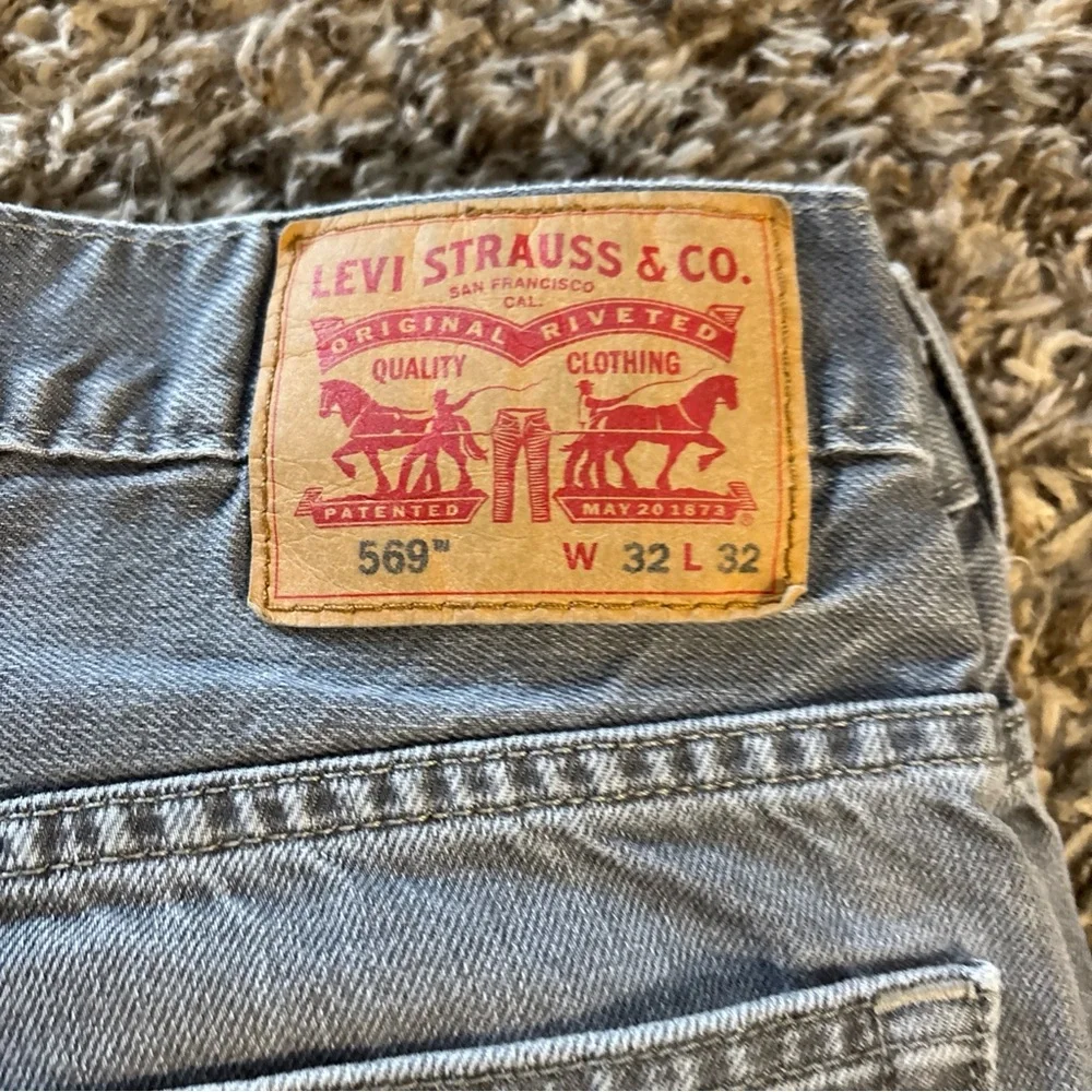 Levi's 569 Straight Jeans in Gray Denim